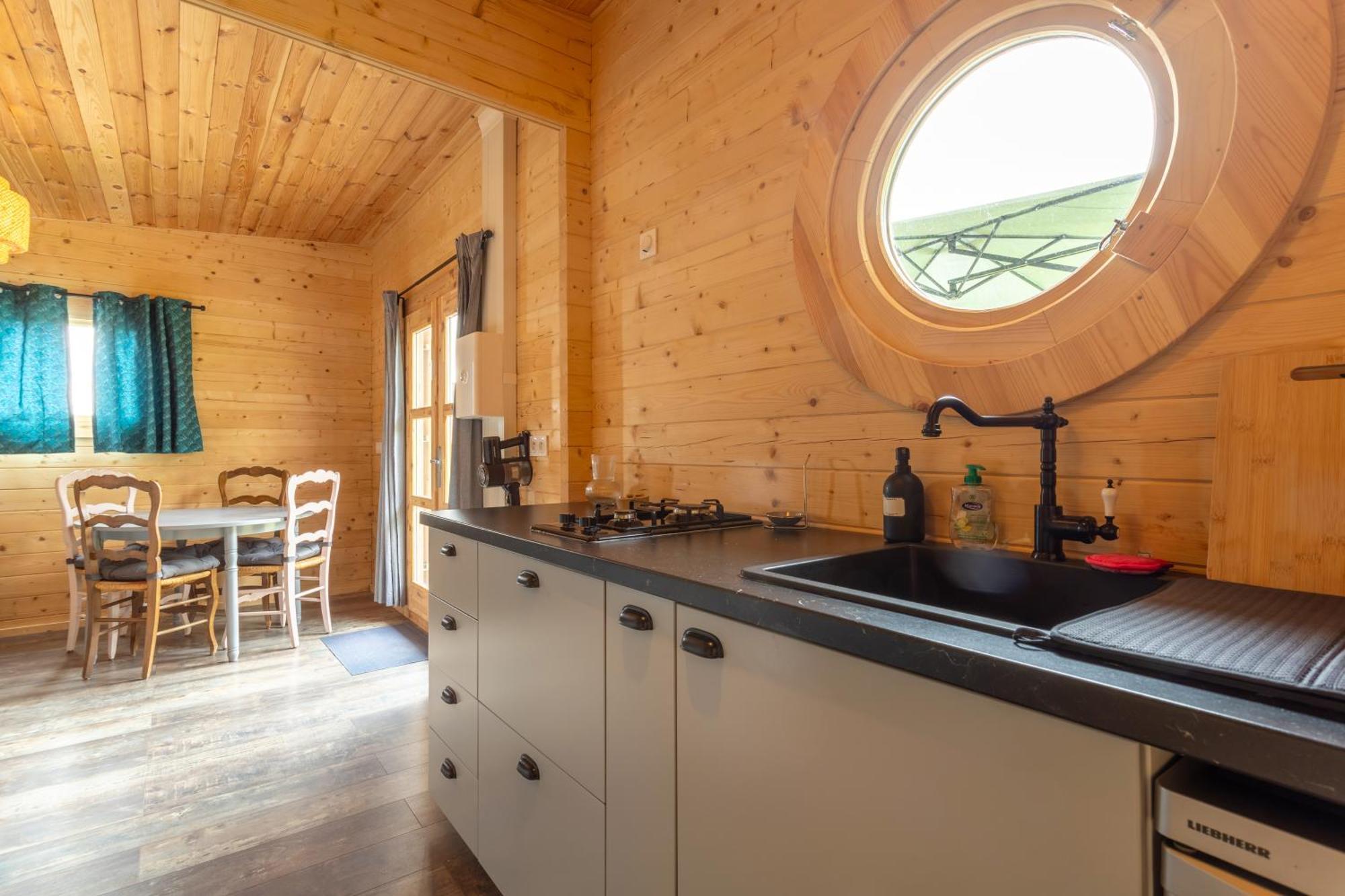 Chalet 4 Pers Landeleau 2Kms Canal Exterior photo